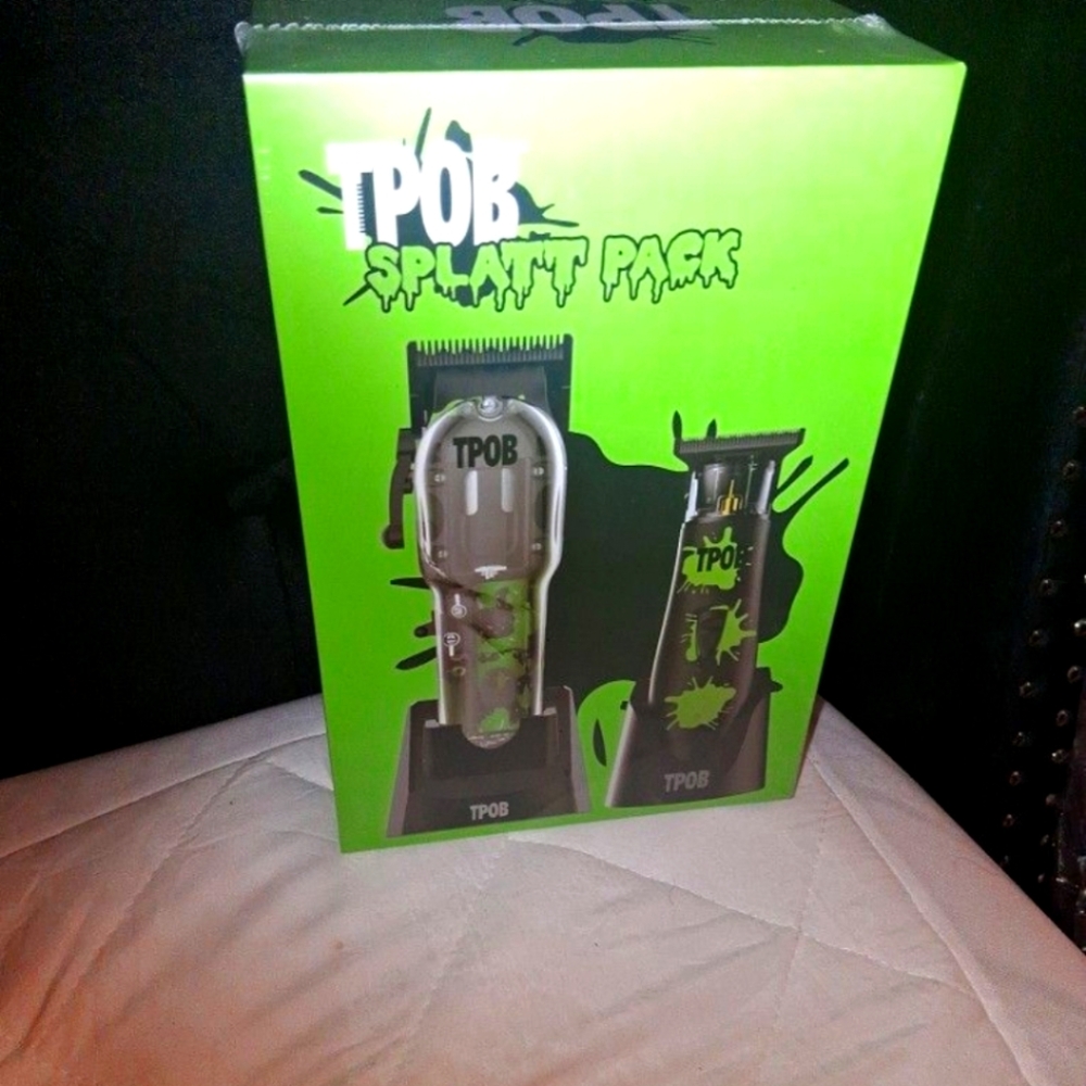 Green and Black Professional Grooming Tools Set